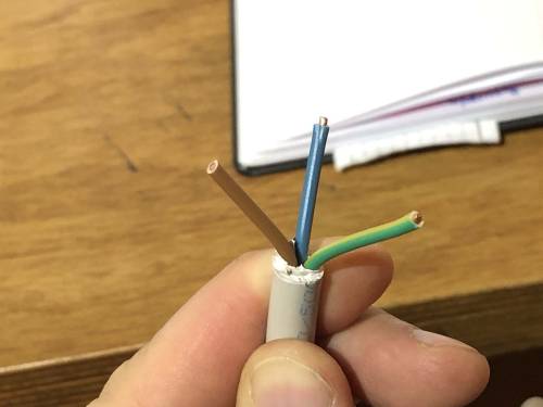 kabel_abisolieren_02.jpg